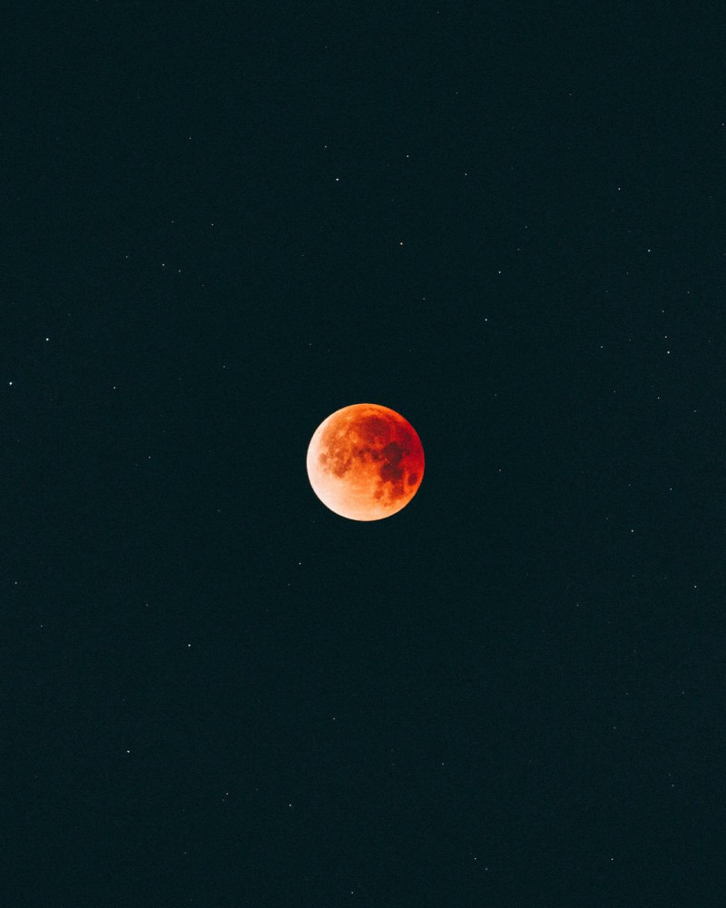 Super blood moon